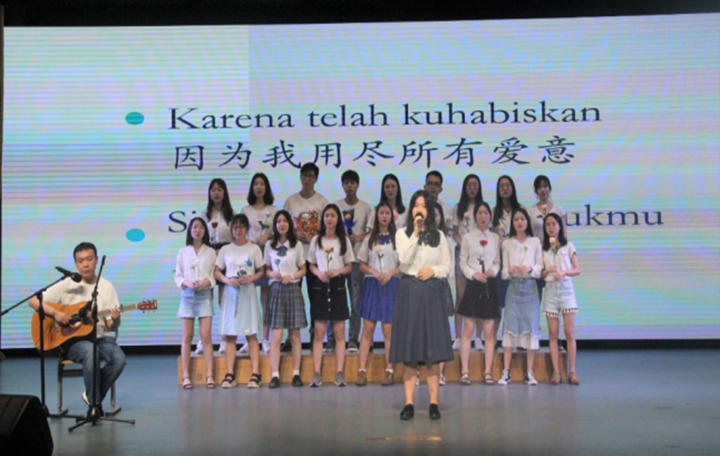 http://foalc1.gdufs.edu.cn/__local/B/2D/16/E01856CBCAC1003B7E9D1E421F7_4BEE5104_E57BB.png