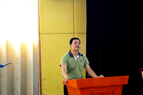 学生处副处长刘军发表讲话